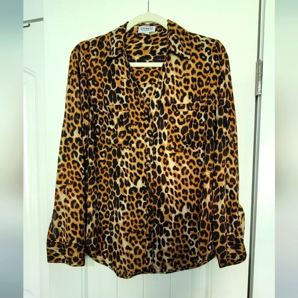 EXPRESS Portifino Button Up Leapord Shirt SZ Medium